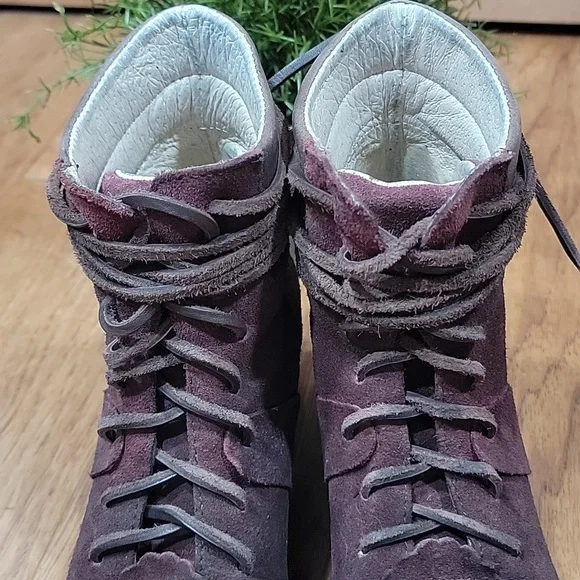 Freebird By Steven Cage in Burgundy 6 - Picture 7 of 14